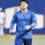 中日石川昂弥、脇腹を痛めて登録抹消へ