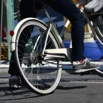 自転車の罰則、出揃う。「ながらスマホ」12000円、「遮断踏切立ち入り」7000円、「制動装置不良」5000円