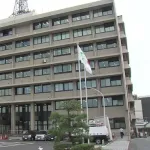 女性警察官「漏れそうだったので拳銃を洗面台の上に置いてしまいました」→処分