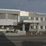 44歳男性、帰宅すると部屋の中に知らない27歳女性が居て警察に連絡、現行犯逮捕