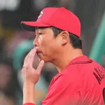 【悲報】広島カープさん　2年連続優勝見届け、20度目の完封負け、ワースト借金12、三塁すら踏めず