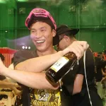 【阪神】湯浅京己 ビールかけ「お疲れ生です」にナイン失笑　ドリスはヘリウムガス吸引も効果なし