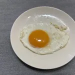 目玉焼きって半熟じゃないと意味ないよな