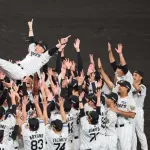 阪神・藤川監督「ドジャースとカブスを倒しましたので…世界に誇れるタイガースにしていきましょう」ファンに呼びかけ