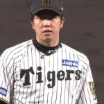 阪神・才木が危険球退場　石原にまさかの頭部死球　甲子園が騒然
