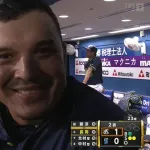 ヤクルト・オスナ、藤浪からホームラン！ ご機嫌サービスショットｗ