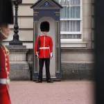 【動画】イギリス近衛兵にちょっかい出しつづけた結果ｗｗｗｗｗｗｗｗｗｗｗｗｗｗｗ