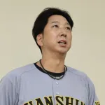藤川球児監督、試合中にベンチ裏のパイプイスを蹴り上げていた