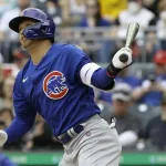 【朗報】鈴木誠也さん、2アウト1-2塁の大チャンスで17試合連続出塁になる内野安打！！！！