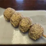 【画像】街のきびだんご屋さん様子がおかしくなる・・・・・・・・・
