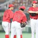 カープ〝魔の9月〟6連敗。小園＆末包先制打！菊池4号も直後に大瀬良被弾。島内が代打坂本に決勝打許し逆転負け【広島3-4巨人/試合結果】