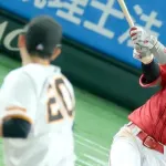 カープ小園、阪神近本に追いつく！首位打者＆最多安打の二冠も射程圏内！セリーグ唯一の3割打者に