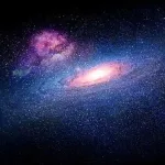 宇宙が膨張するから光でも届かないってことになってるけど、その理論おかしいだろ