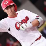 カープ中村奨成、猛打賞！中日柳を4回6得点KO！！
