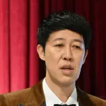 【悲報】小籔千豊さん、道頓堀ダイブにブチギレ「アレが『大阪』『阪神』と思われるのは恥ずかしい」