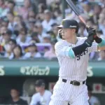 佐藤輝明さん、軽打で38号ツーランwwwwwwwwwwwwwwwwwwwww
