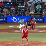 【朗報】レッドデビルズ安楽、胴上げ投手＋セーブ王獲得！