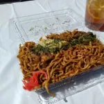 焼きそばには紅生姜以外の添え物