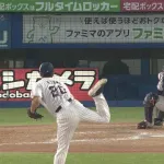 ヤクルト、岡本の頭部に続き岸田にも強烈死球…　消化試合でなんでそんな攻めるんや…
