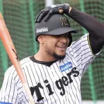 佐藤輝明にアクシデント？ラモンヘルナンデスが一軍登録へ