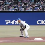 中日中田翔、引退試合に4番・一塁で出場！現役最終打席はフルスイングの空振三振