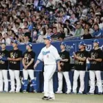 中日中田翔、「翔平から(引退メッセージが)ないのはちょっとおかしいなと思います」と冗談交じりにチクリ。報道陣の爆笑を誘う