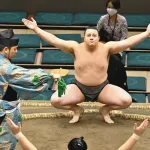 【速報】国技館で、力士が行方不明に・・・・・