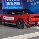 【朗報】中国EVメーカー、バッテリーが発火したら外へ射出すれば安全と気付いてしまう