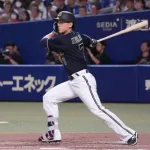 西川龍馬 右脛骨骨折‥首位打者厳しいか‥