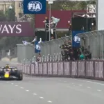【F1第17戦アゼルバイジャンGP】フェルスタッペンが独走優勝。サインツJr.が3位獲得……角田裕毅はローソン抜けず6位