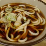 【画像】関西人ワイ、関東のうどんの汁の色に驚愕ｗｗｗｗｗｗｗｗｗｗｗｗｗｗｗｗ