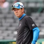 【日本ハム】八木コーチが本拠地最終戦セレモニー参加　頭部にバット直撃アクシデントから”復帰”