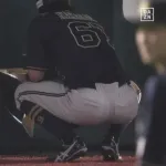 【ソフトバンク対オリックス23回戦】オリックス・廣岡、外野フェンスを破壊