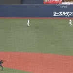 和田康士朗、タッチアップの離塁が早くてアウトに　言うほど早いか…？