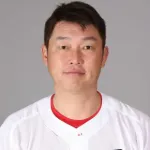 【悲報】広島・新井監督、来季も指揮松田オーナー「辛いかもしれんが頑張ってほしい・・・・」