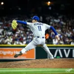 ドジャースＭ１　延長十一回の死闘制す　大谷が初回特大三塁打から先制生還、１３８日ぶり復帰の佐々木が１回無失点初ホールド、カーショー男気リリーフ