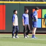 佐々木朗希がイチローにあいさつ。ロッテ時代の先輩・福田秀平（現マリナーズコーチ）が仲介