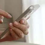 スマホがない時代ってカメラもウォークマンも持ち歩いてたの？