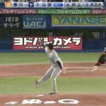 【ヤクルト対巨人25回戦】巨人・岸田、また送球が取れない…