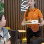 【動画】中国のハンバーガーショップ、ロボット店員が働き始めるｗｗｗｗｗｗｗｗｗ
