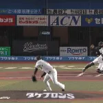 美馬学、現役最後の1球　浅村が背中を通過する大暴投を空振り三振