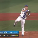 DeNA中川虎大、三嶋のグラブと登場曲でプロ初セーブ！試合後の「報告」に三嶋も「唯一無二の投手になれる」とエール
