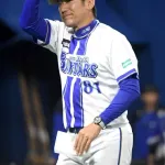 今季限りで退任するＤｅＮＡ・三浦監督が「約束を果たせずすみませんでした」とファンに謝罪　スタンドには涙するファンの姿も