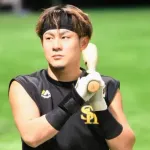 牧原 大成  .301  5本  49打点  12盗塁 育成5位 あと3打席で規定打席首位打者
