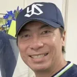 ヤクルト公式さん、高津臣吾が『森下の神の手』と一緒にパシャリ