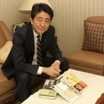【速報】石破茂、読んでる本の質が安倍と段違いだと話題に