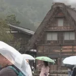 世界遺産・白川郷でスペイン人観光客がクマに引っかかれる 40代男性けが 歩行中に背後から襲われる