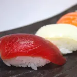 【悲報】回転寿司ワイ「うどんうんま！イベリコ豚うんま！炙りチーズサーモンうんま！ハンバーグうんま！」