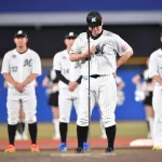 ロッテ吉井監督、退任セレモニーで「ファンに嫌われてると思ってた。まさか温かい声援もらえるとは…」