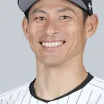 ロッテ・荻野貴司が退団。球団はコーチ就任を打診も現役続行の意思強く